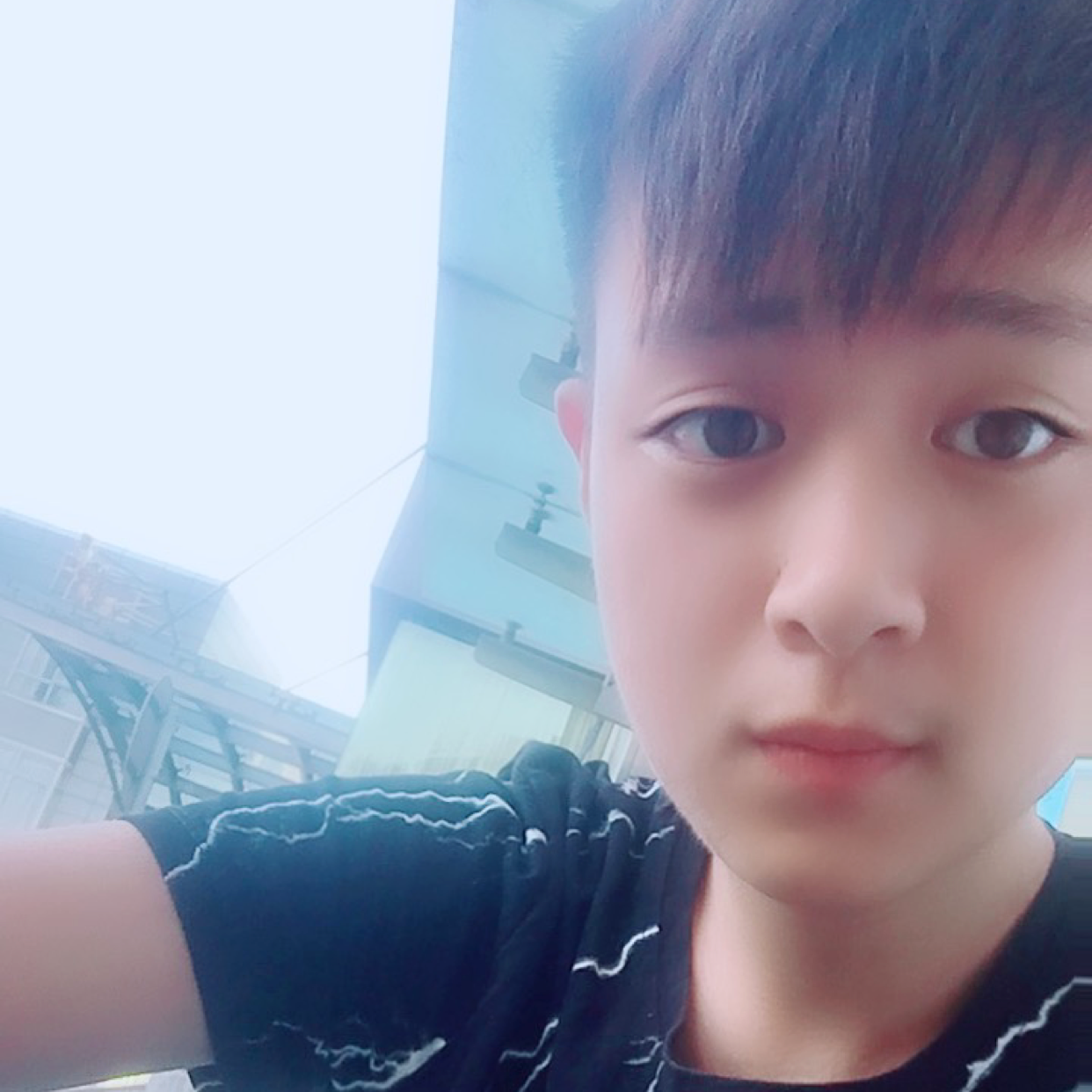 故事拿受伤的照片