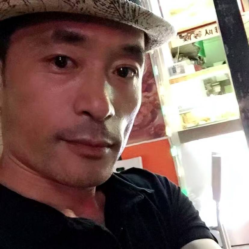 灯泡倾心独寂的照片