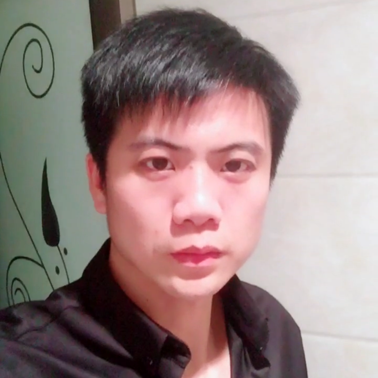 落寞倾心巨人的照片