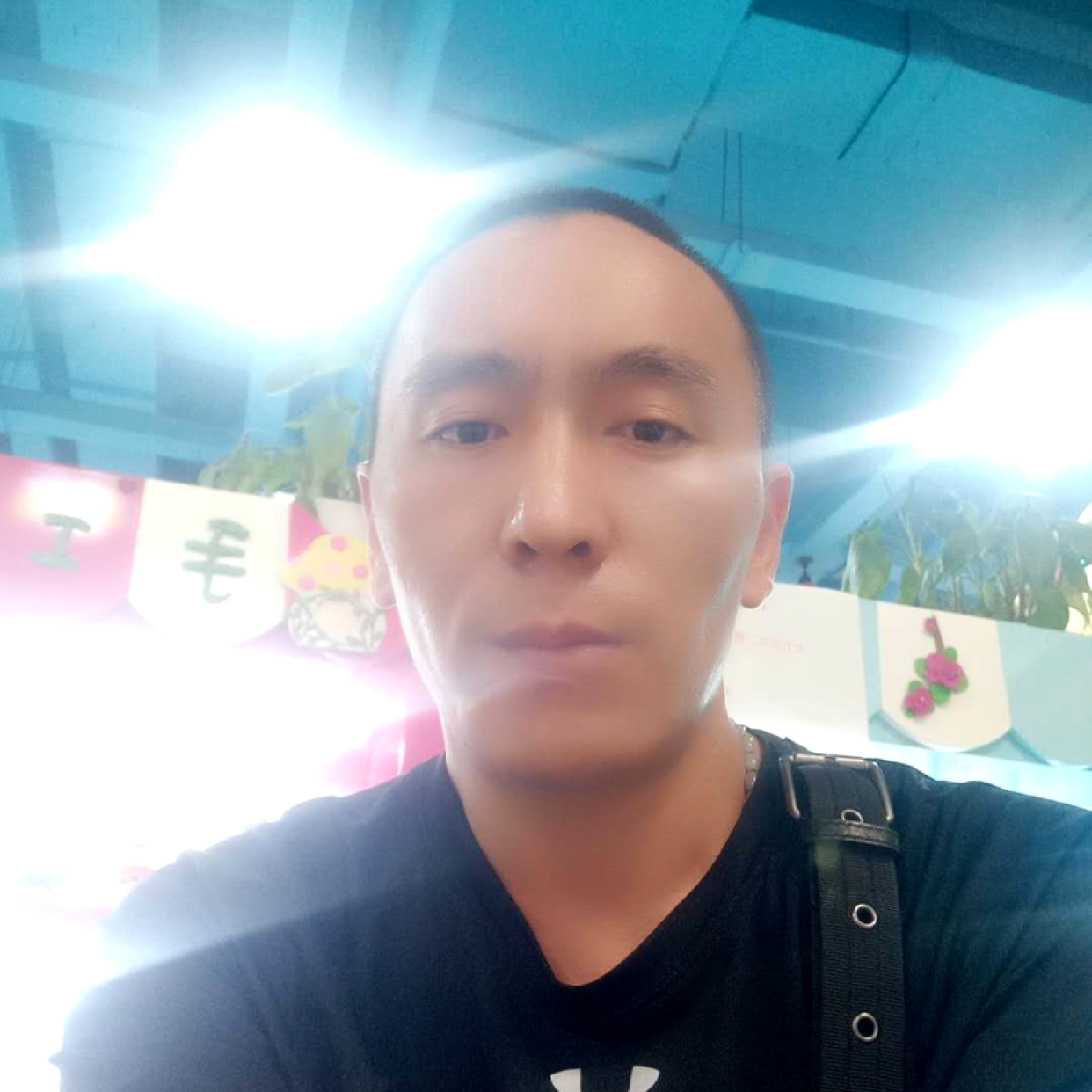 孝顺凝眸秋月的照片