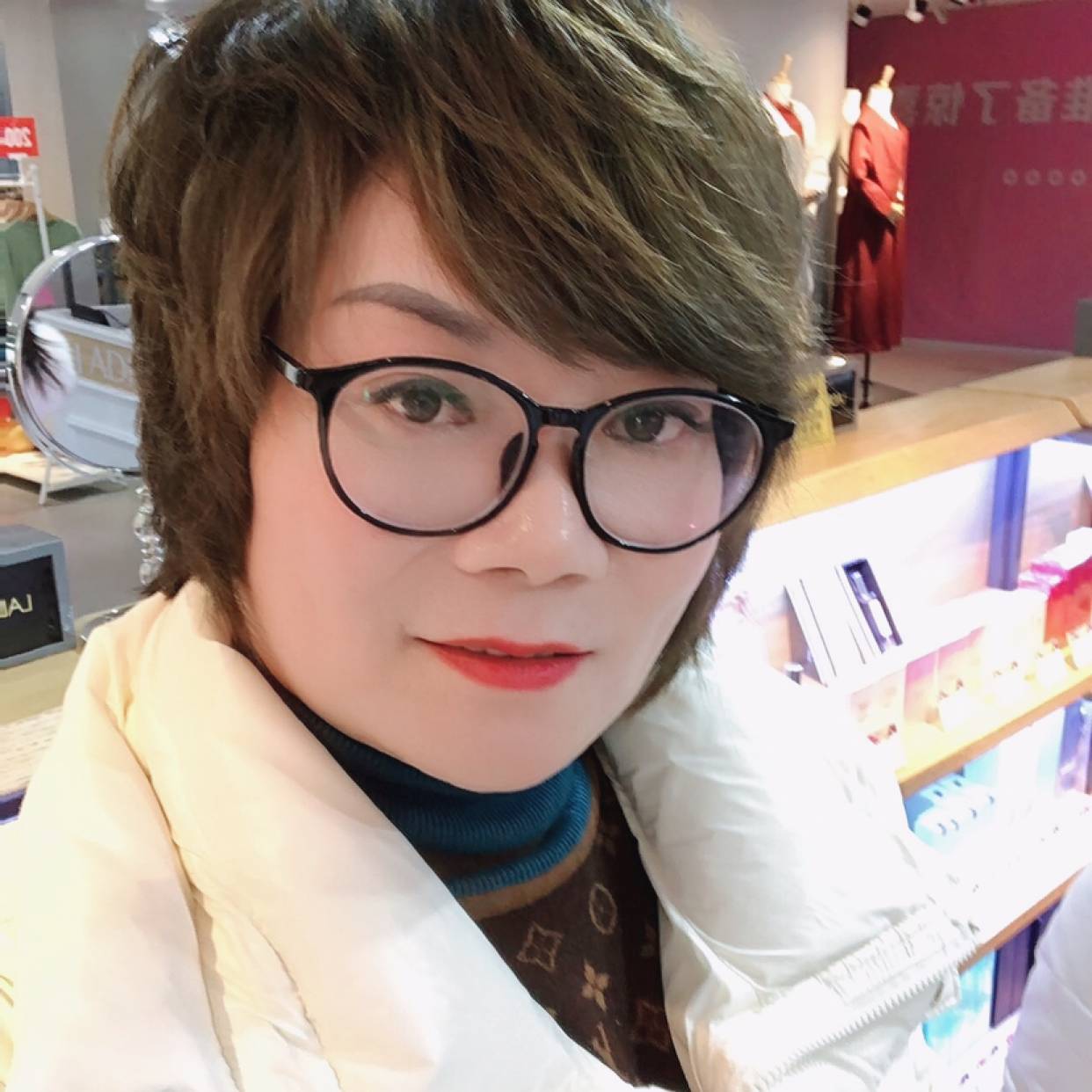 朋友愿神勇的照片