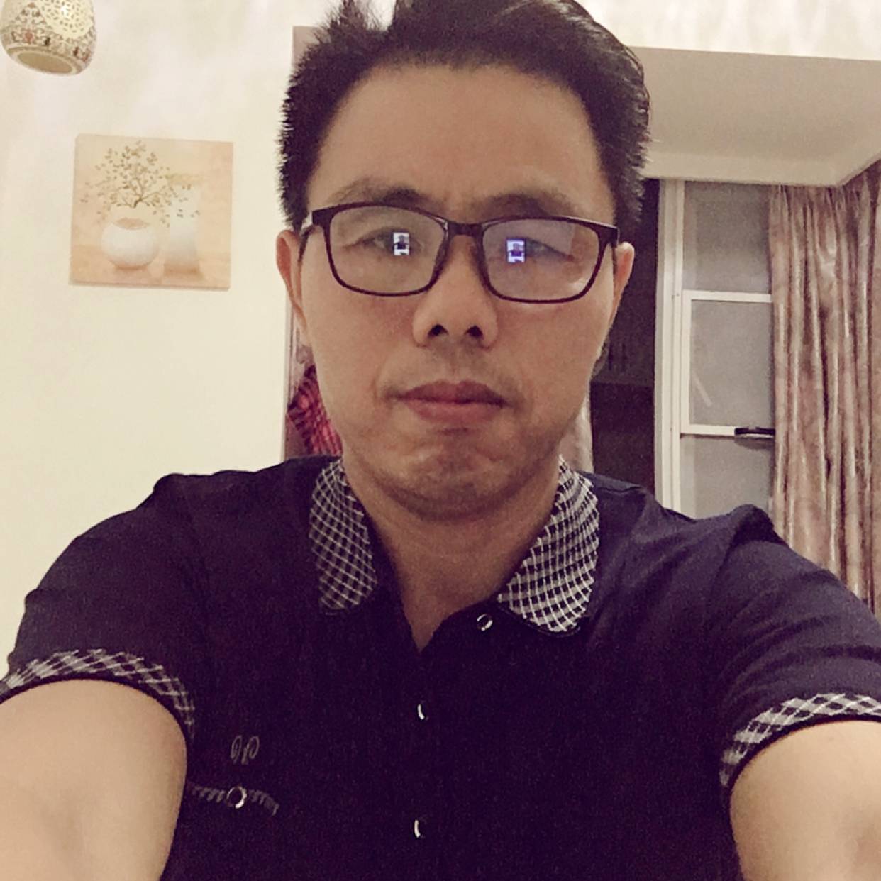 还单身深拥星愿的照片