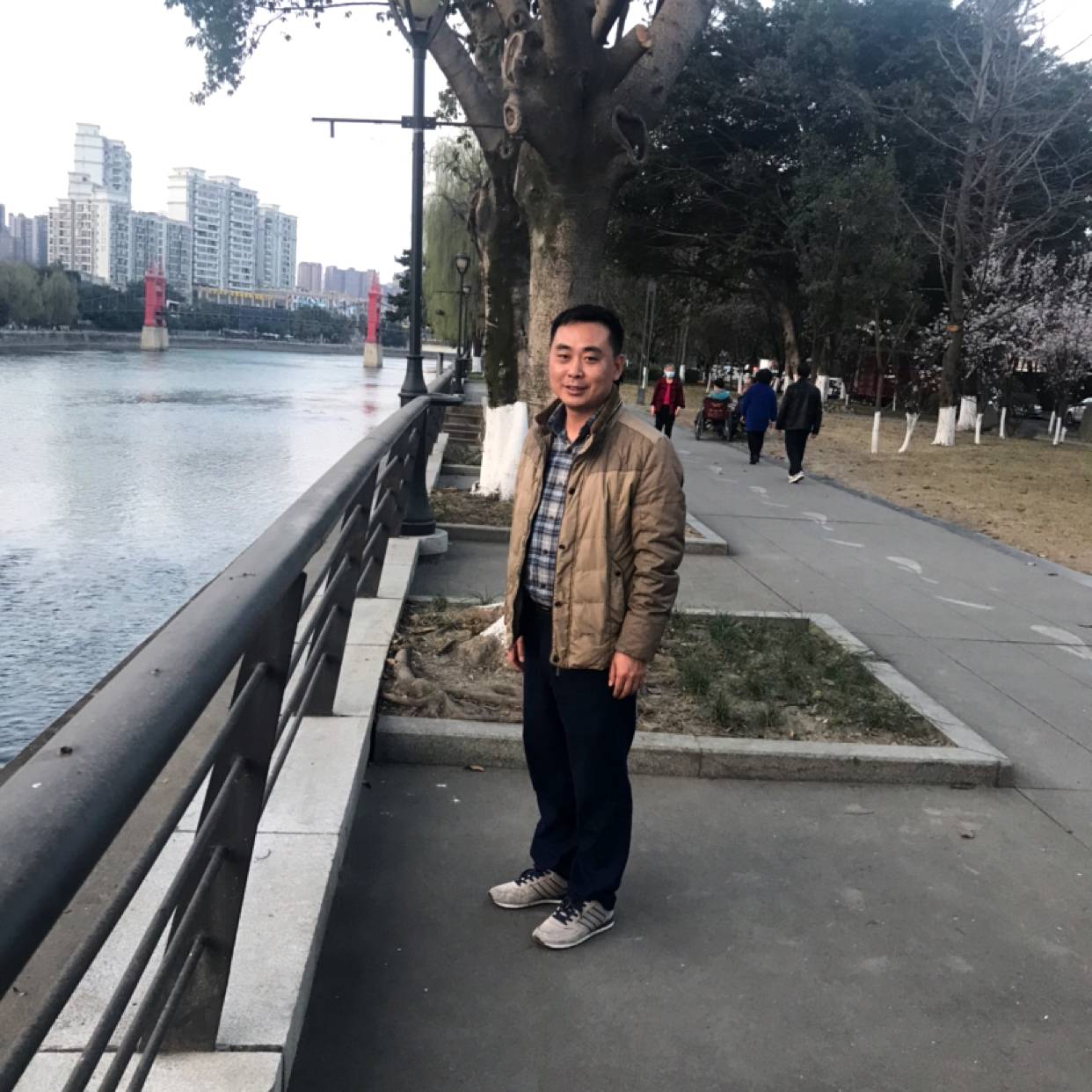 强哥陪你一起到老的照片