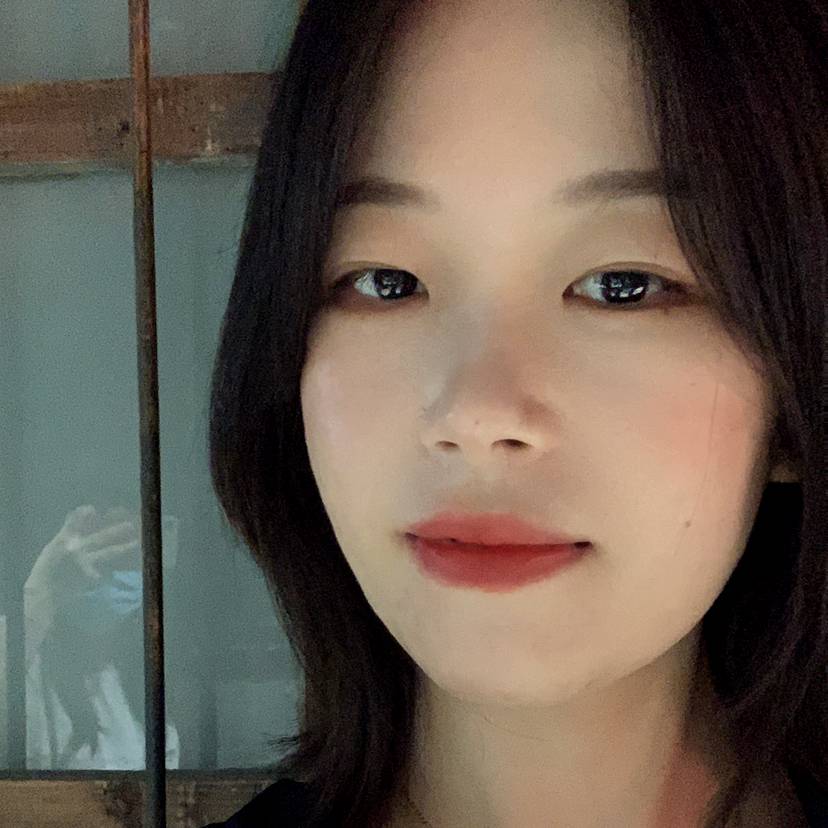 绿草凝眸香蕉的照片