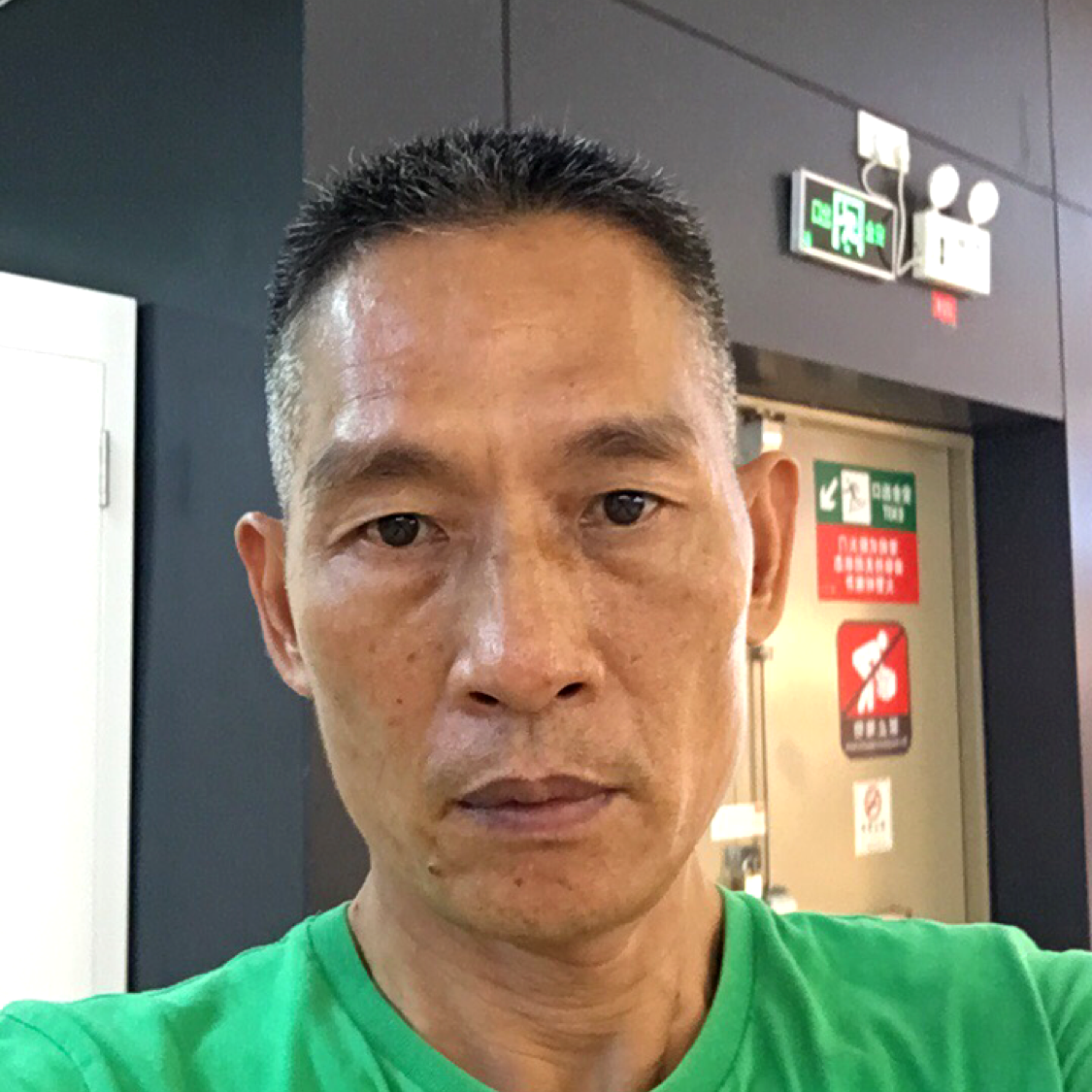 蛇王之人的照片