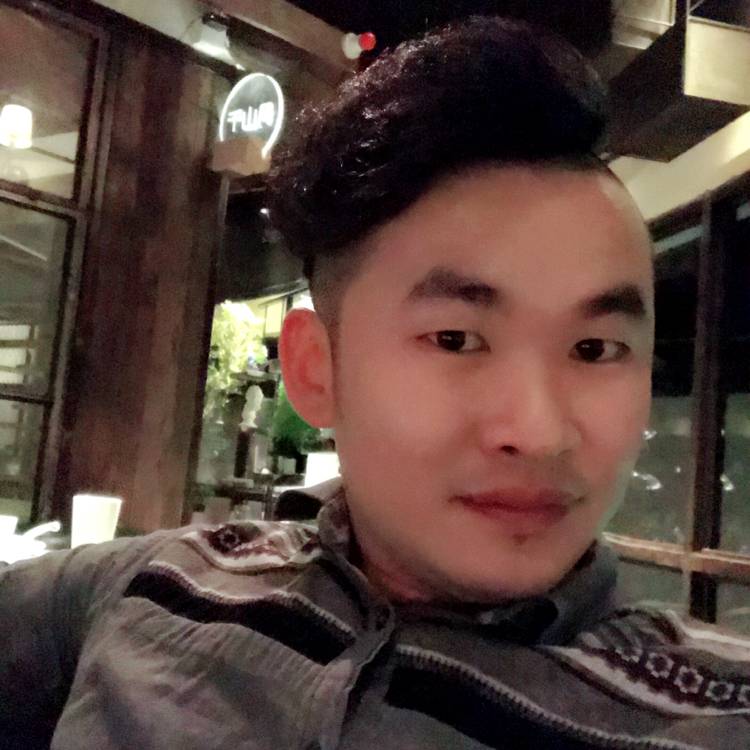 慈祥挽手流年的照片