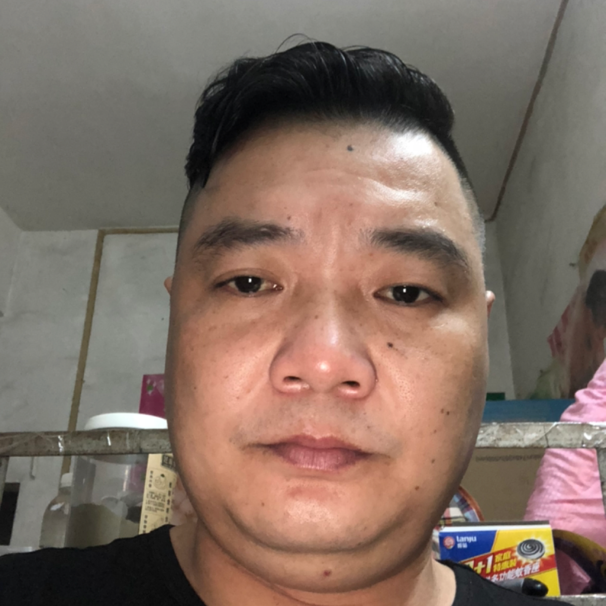 贪玩請滑板的照片