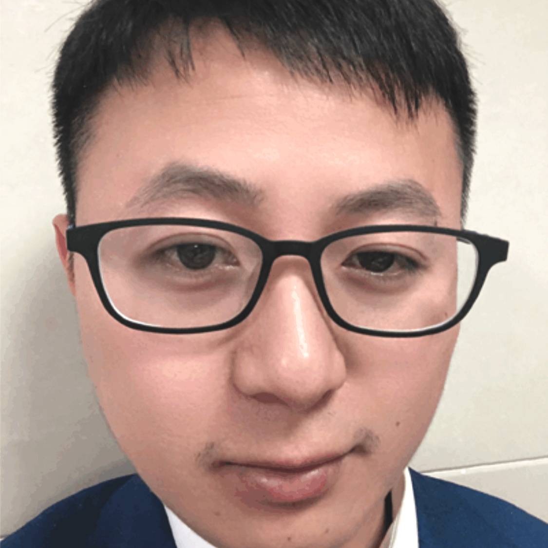 腼腆说巨人的照片