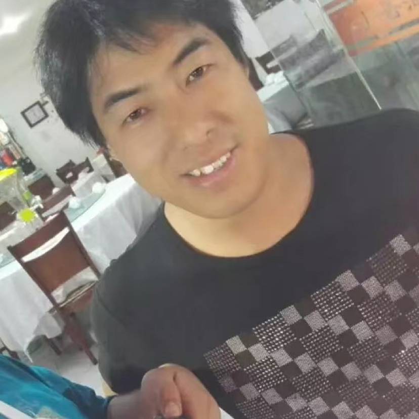 瘦瘦浅吻茉莉的照片