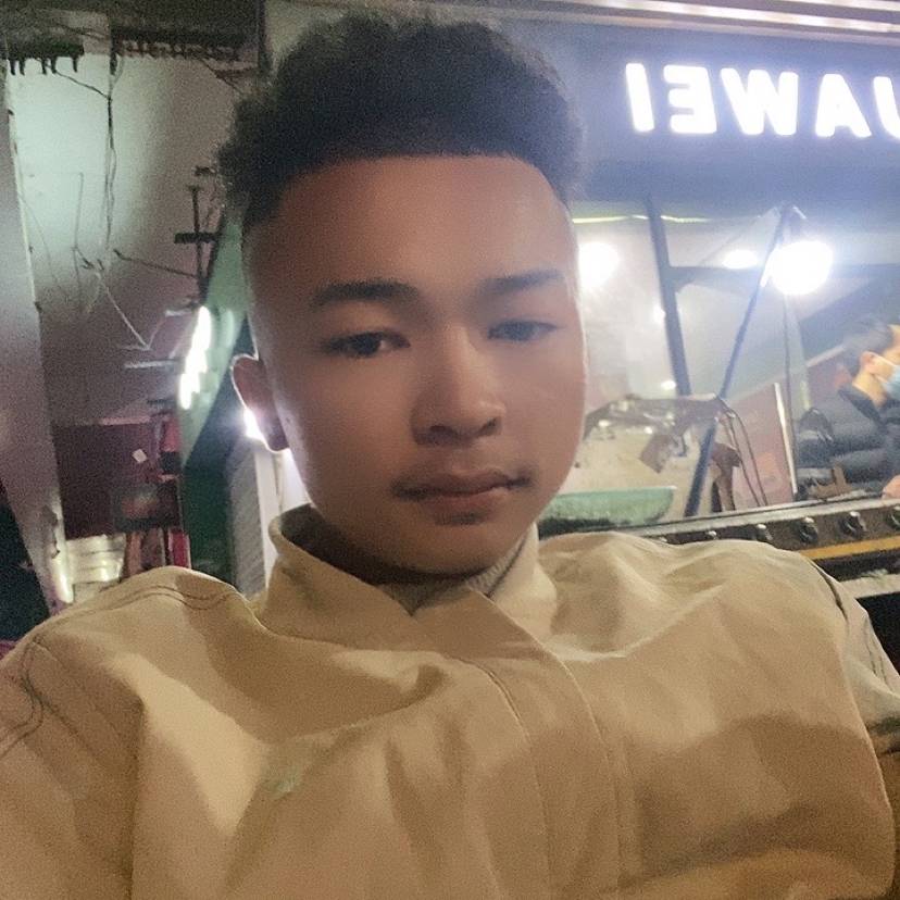 猫和小鱼干的照片