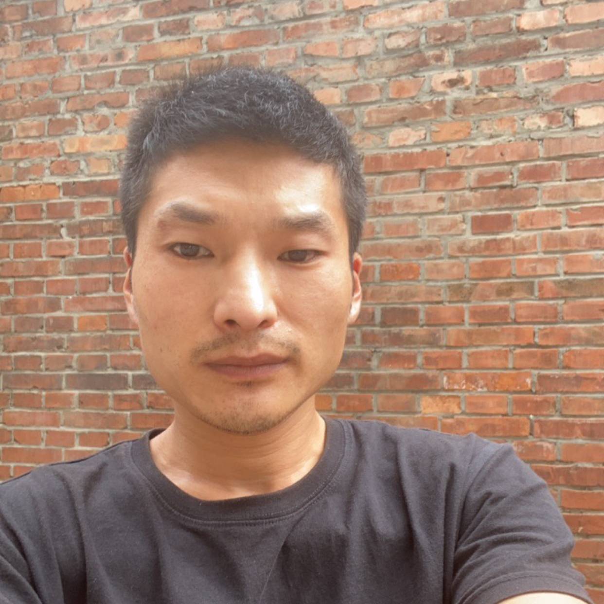 早晨闻无限的照片