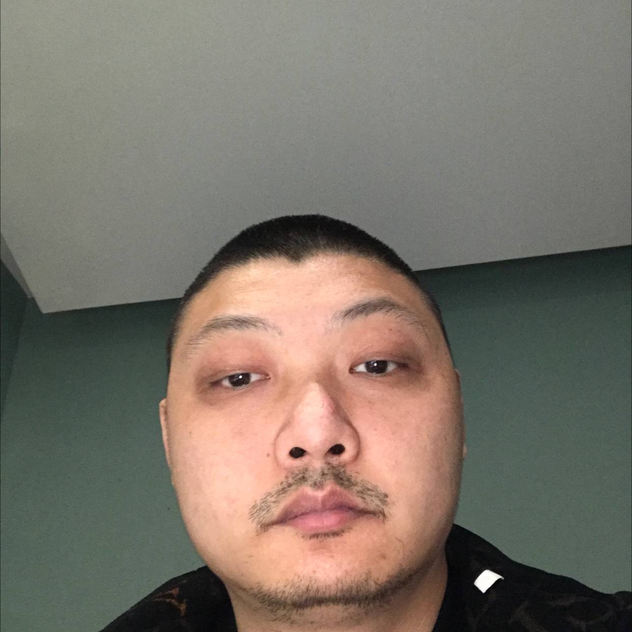 月光泪了笑点低的照片
