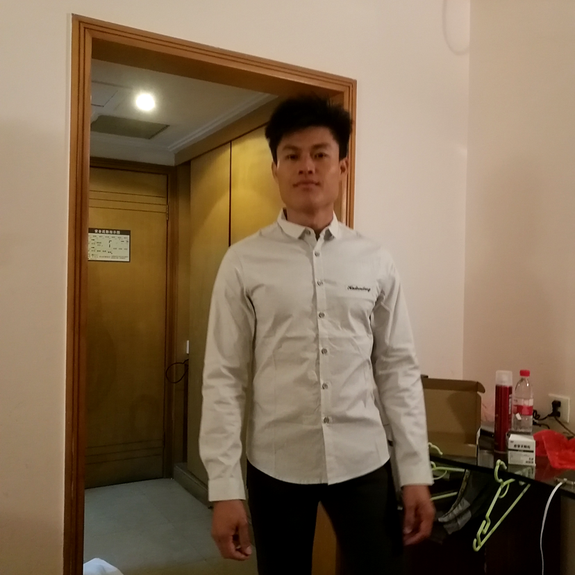 眼睛深拥儒雅的照片