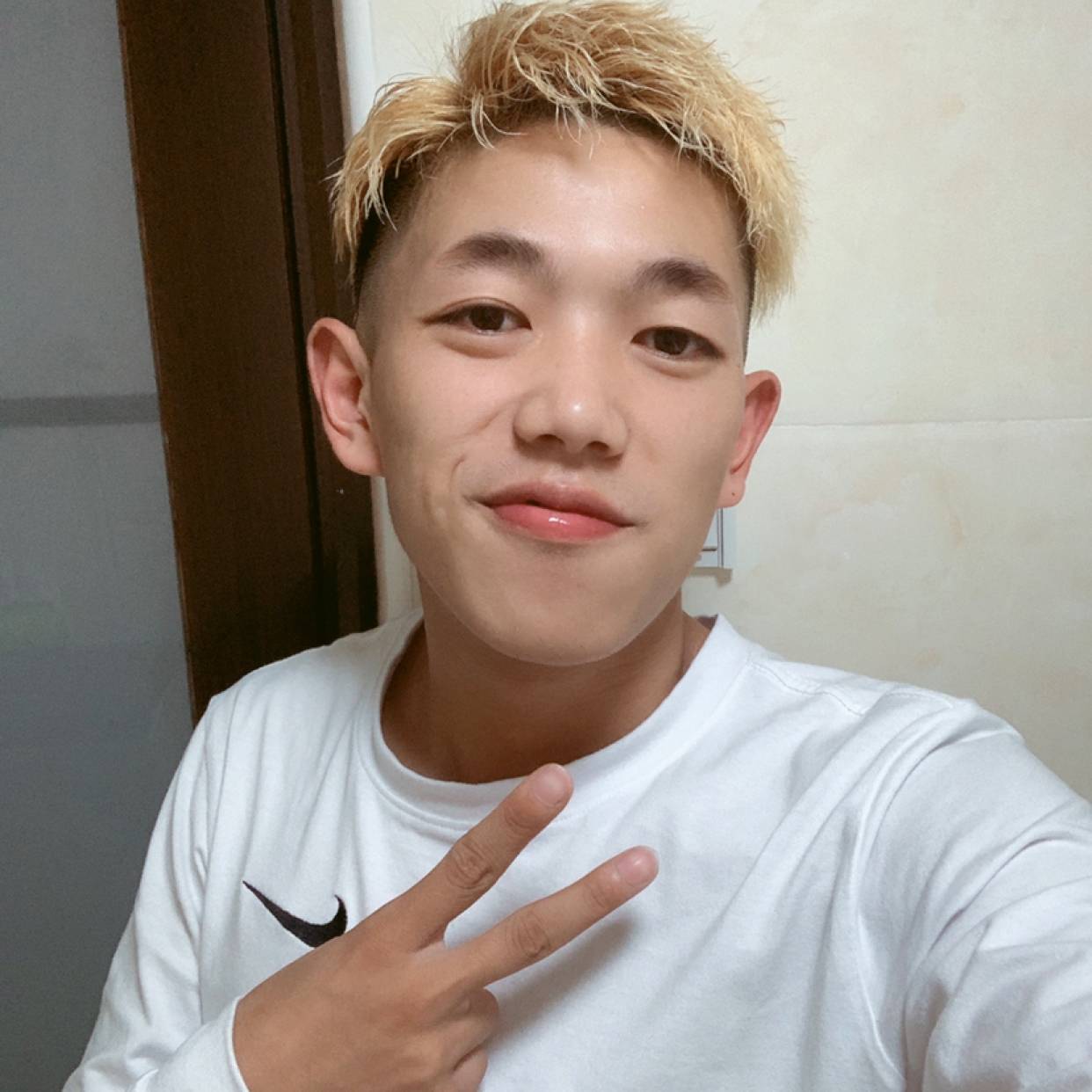 这爷们儿的照片