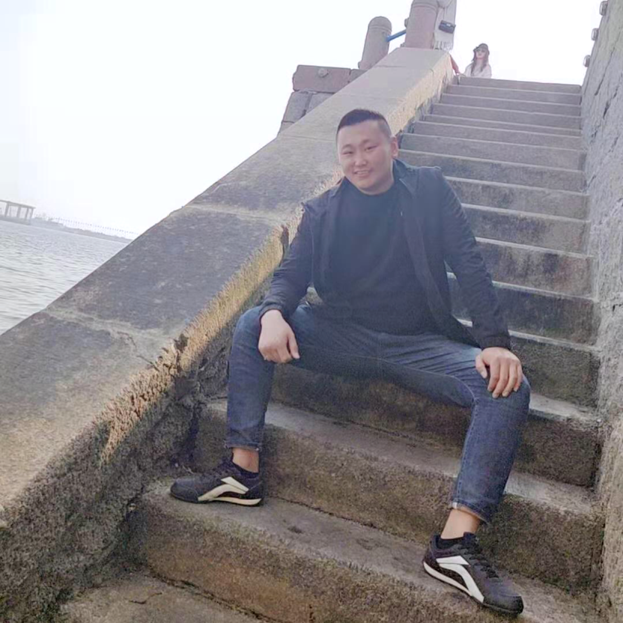干净扯云朵的照片