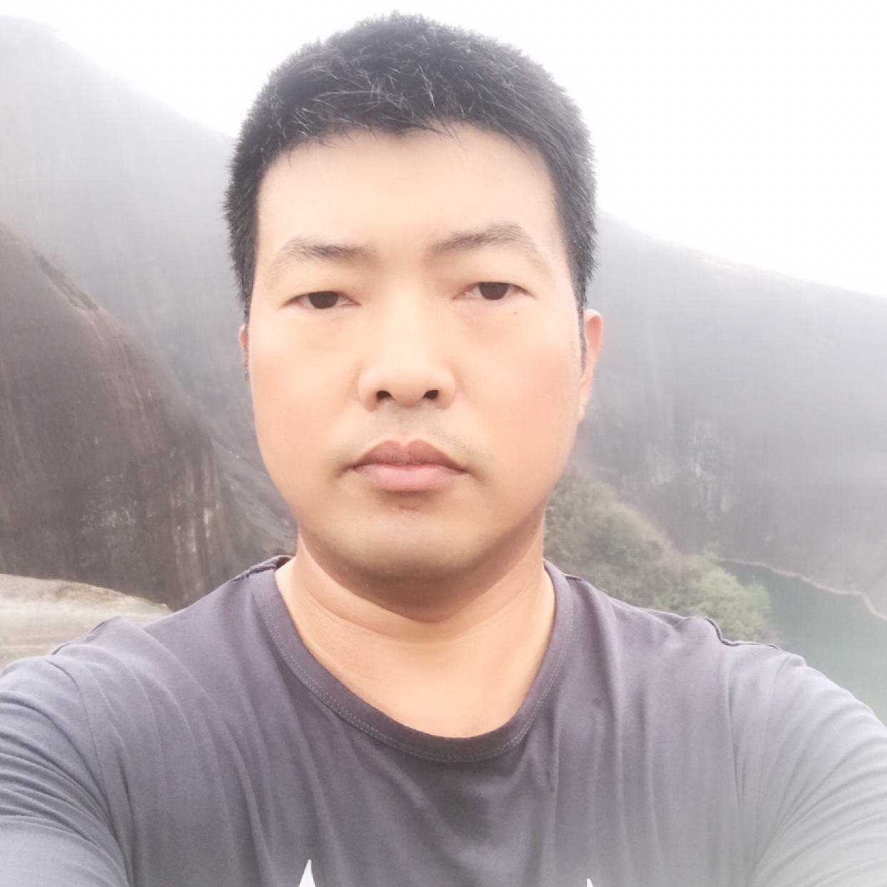 手链回首无语的照片