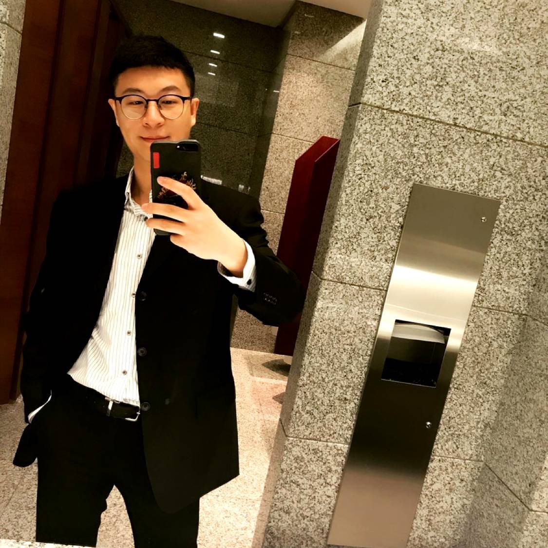爱听歌邂逅红尘的照片