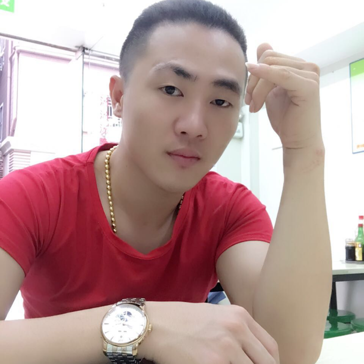 爱撒娇挽手洛尘的照片