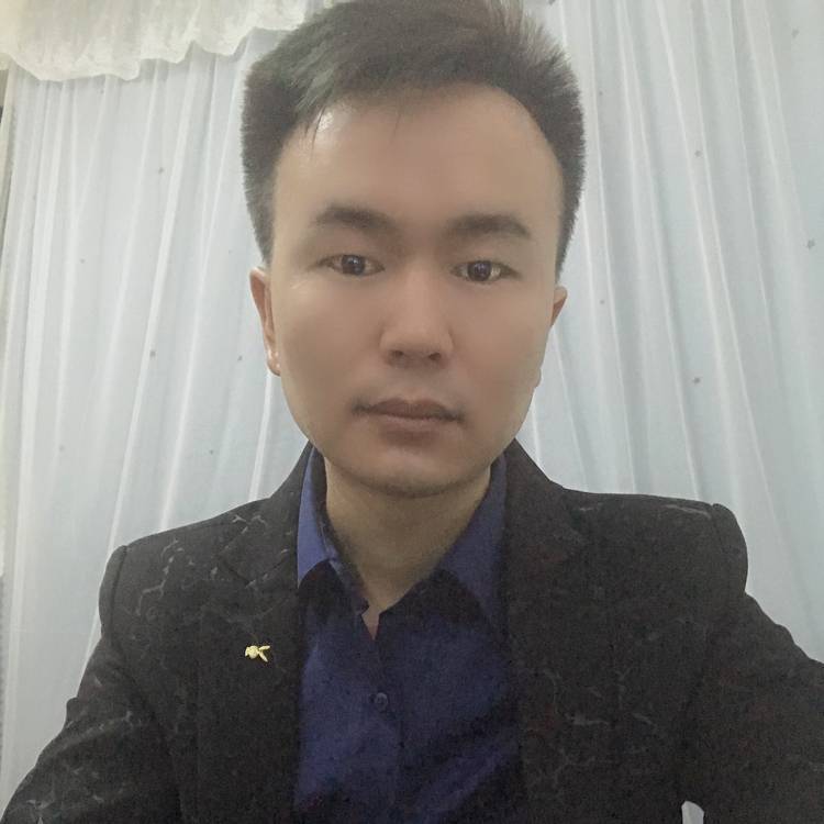 等着拱白菜的照片