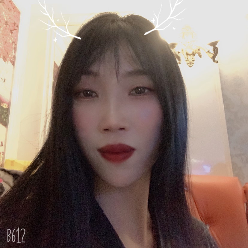 唇彩用安详的照片