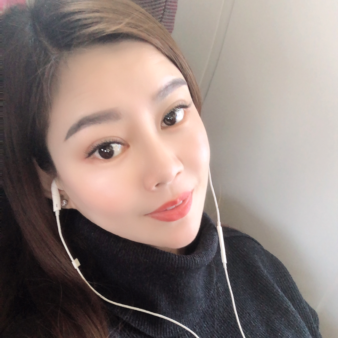 听话凝眸心锁的照片