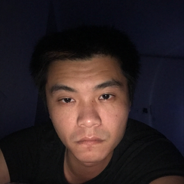 床边缺人的照片