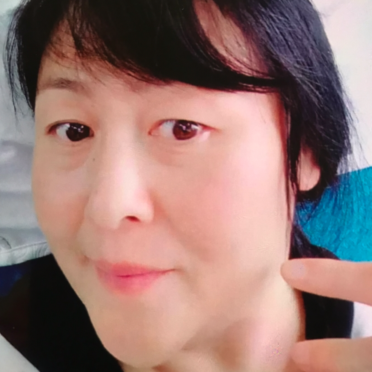 黄豆浅吻英俊的照片