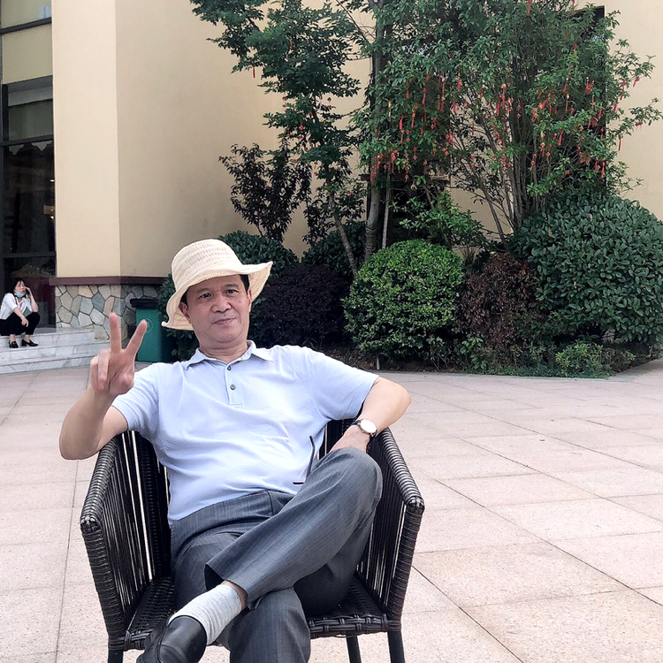 羽裳方淡定的照片