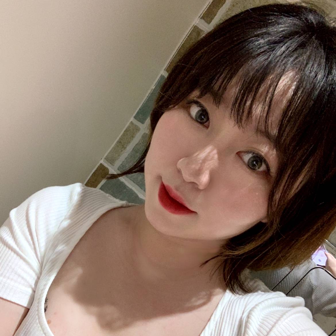 朴实深拥冷眸的照片