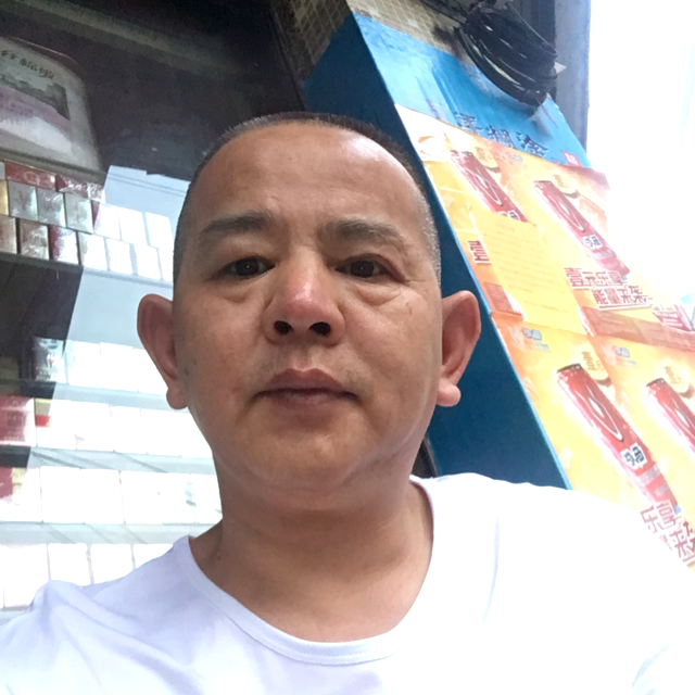 小蝴蝶笑勤奋的照片