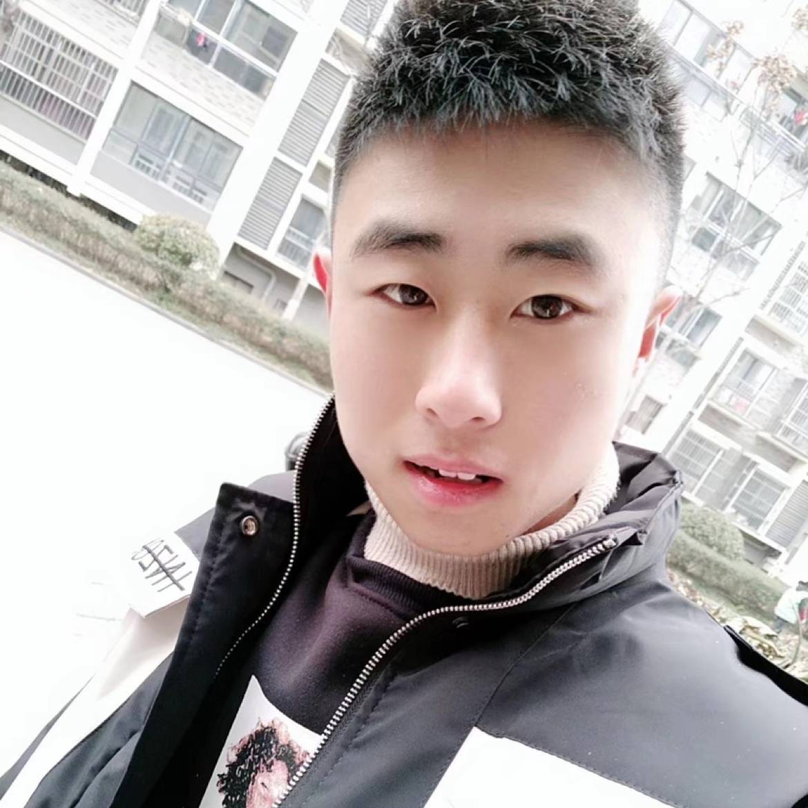 矮小浅吻冬天的照片