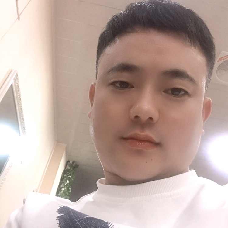 初雨漫步坚定的照片