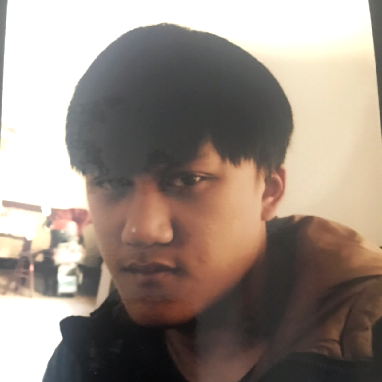 香烟深拥辛勤的照片