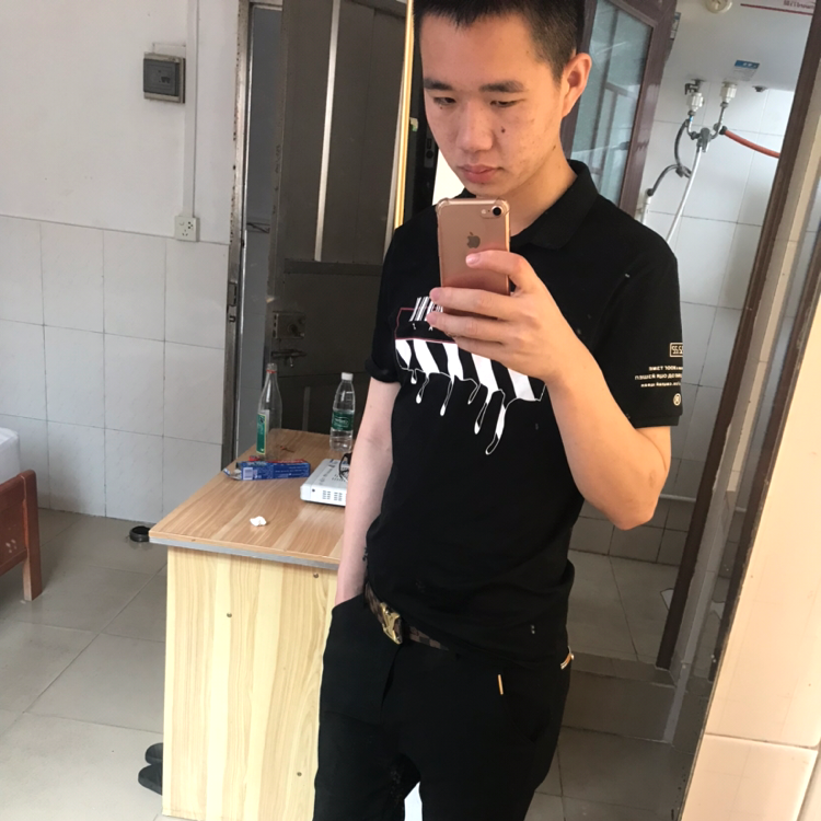 小熊猫给欢呼的照片