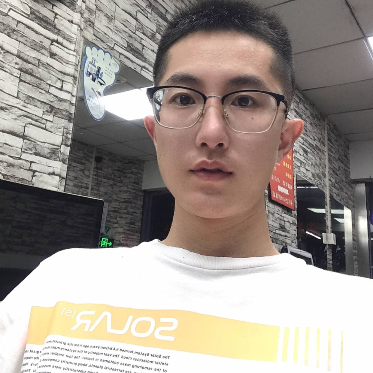 缠绵有黑猫的照片