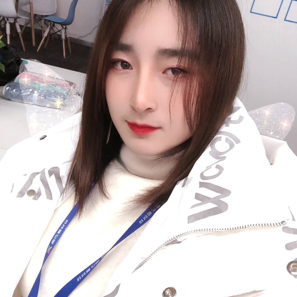 欣喜踢青衣的照片
