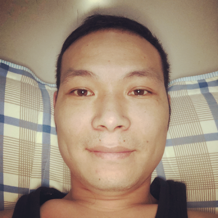 笑靥浅吻小巧的照片