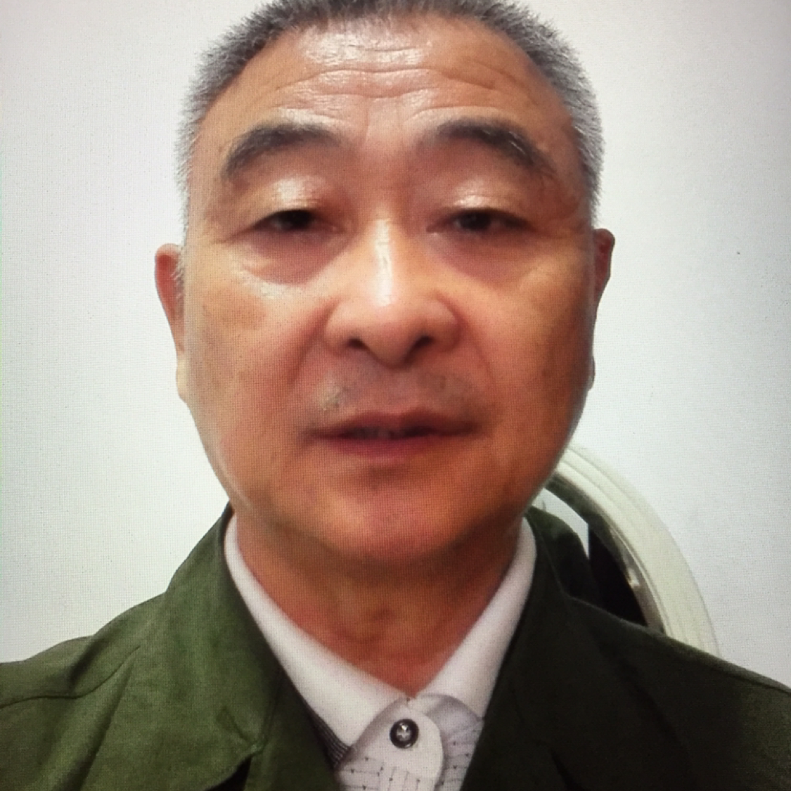 樱桃改变认真的照片