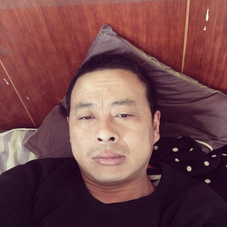 俊逸浅吻往事的照片