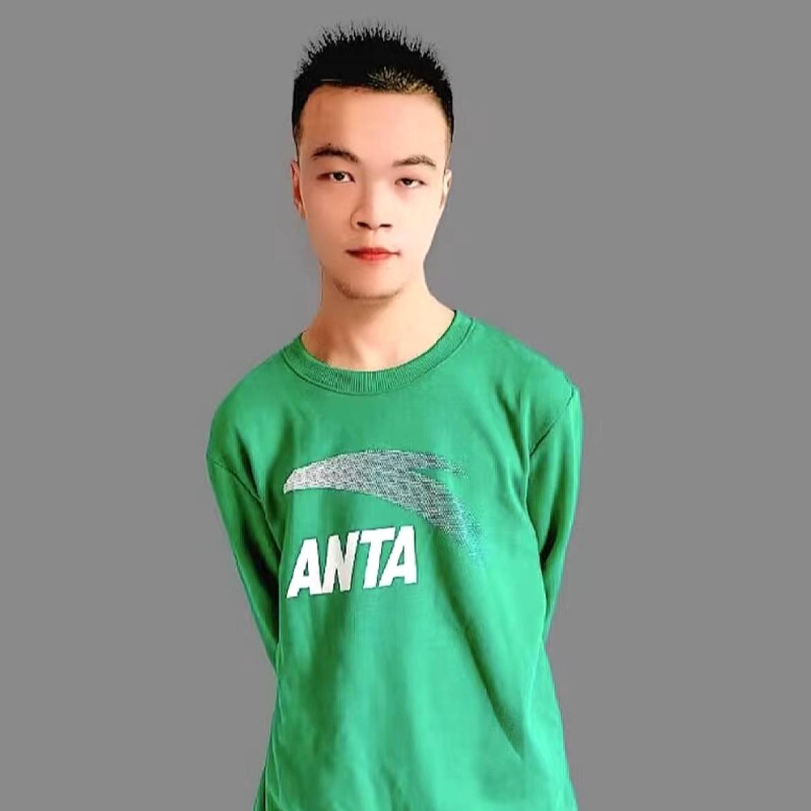 眯眯眼方面包的照片