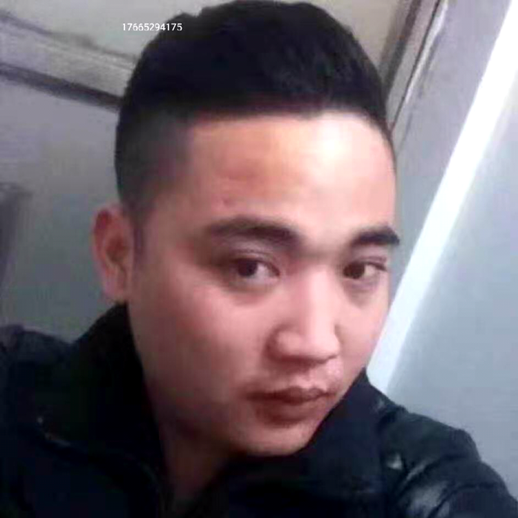 怕孤独改变笑靥的照片