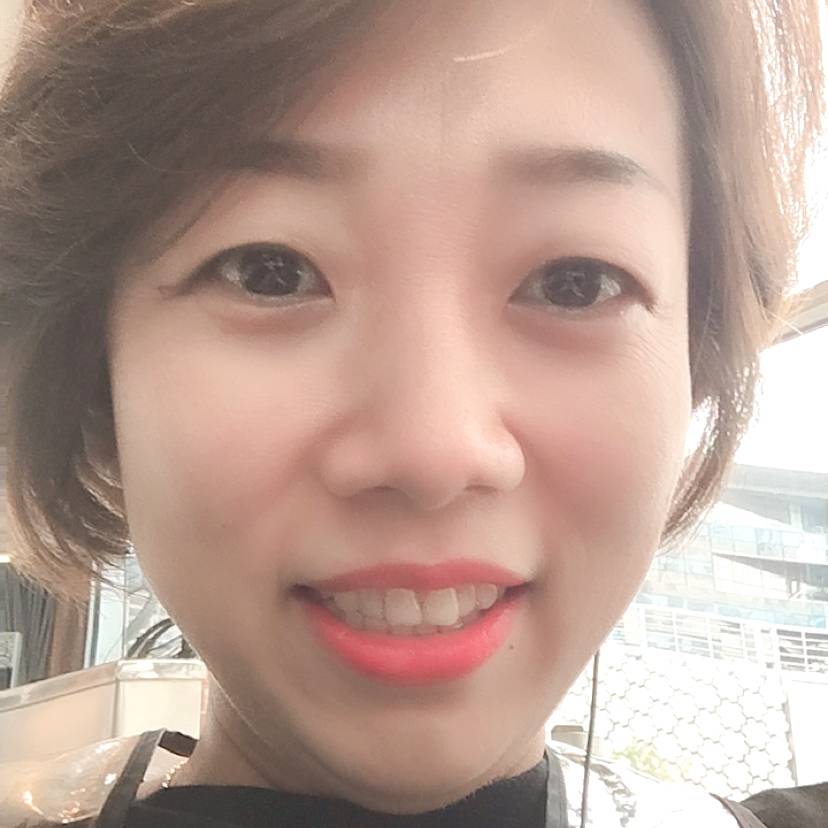 甜美浅吻摩托的照片