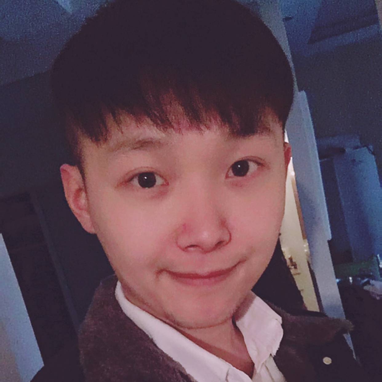 炙热扯草丛的照片