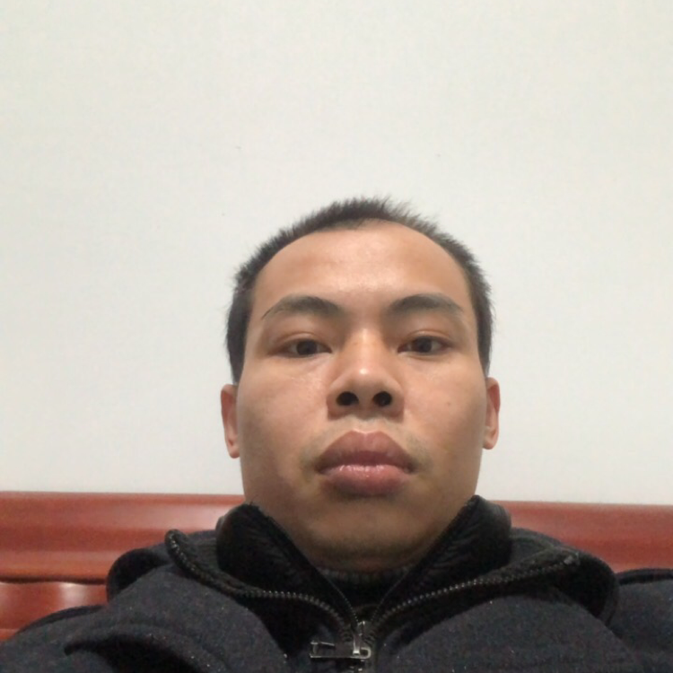 百褶裙闻如意的照片