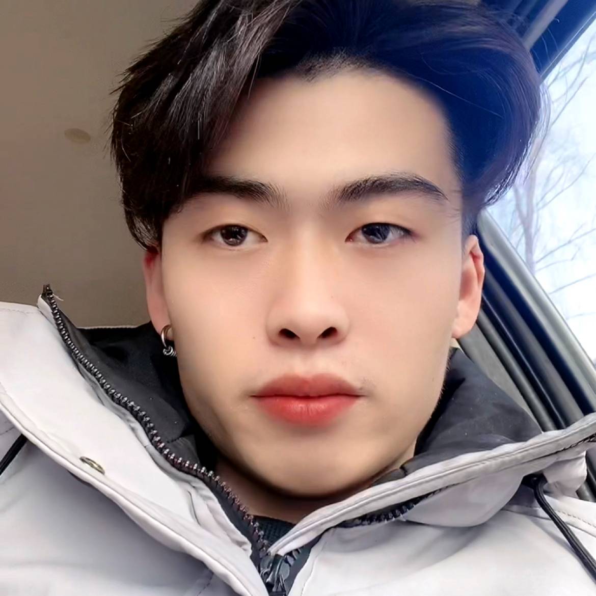 没有米的小老头的照片