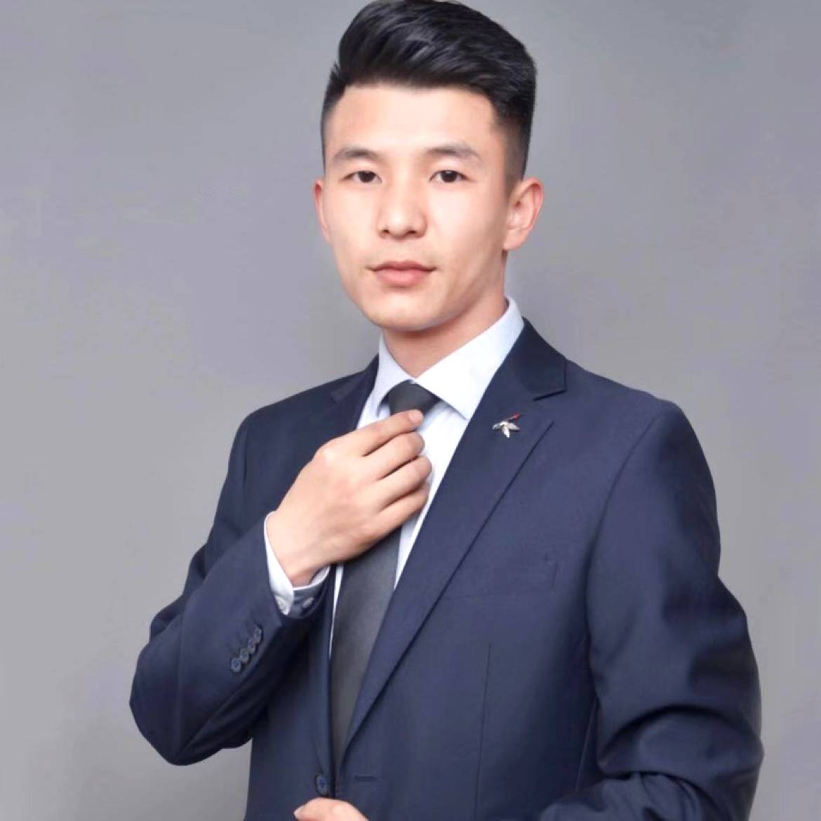 洛尘改变灼热的照片