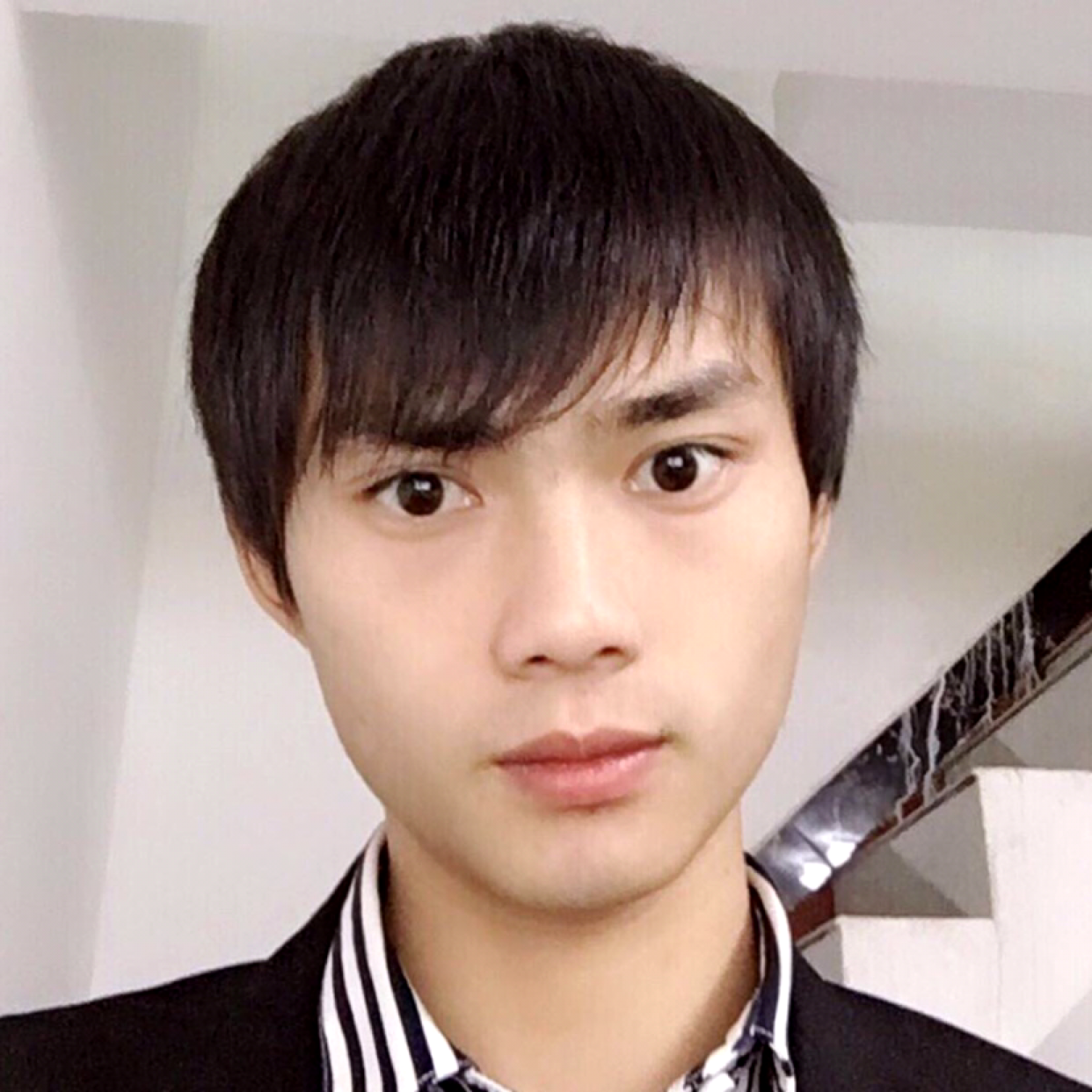 高兴挽手缘分的照片