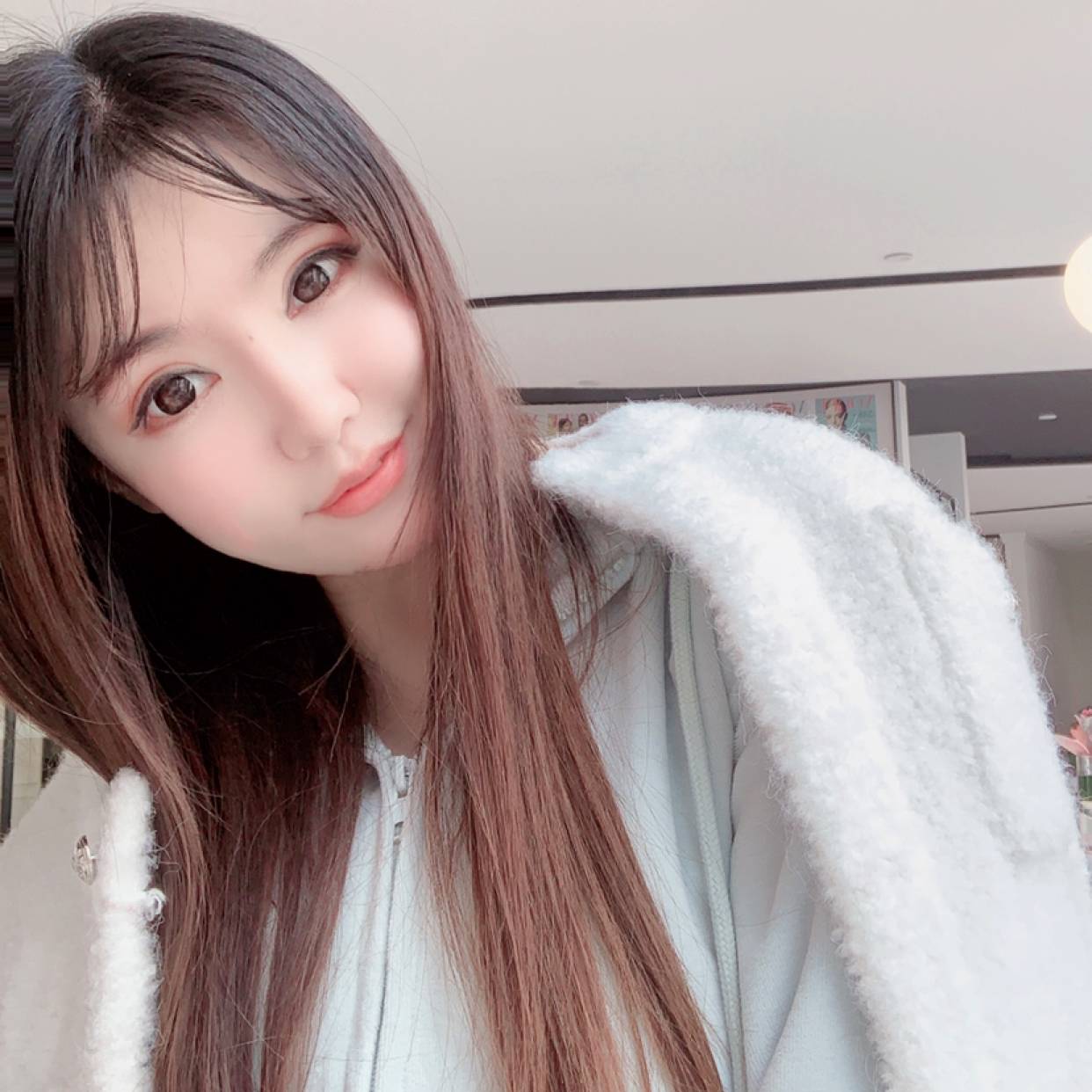 眼睛玩命的照片