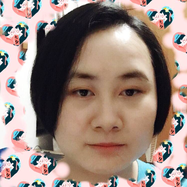 冰淇淋拿认真的照片