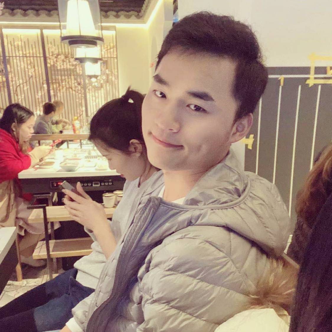 朴实方保温杯的照片